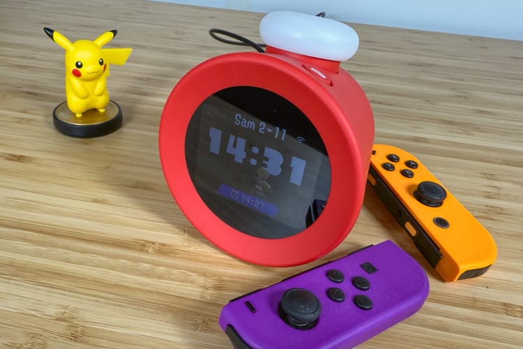 Debout là-dedans, Alarmo est enfin dispo pour tous